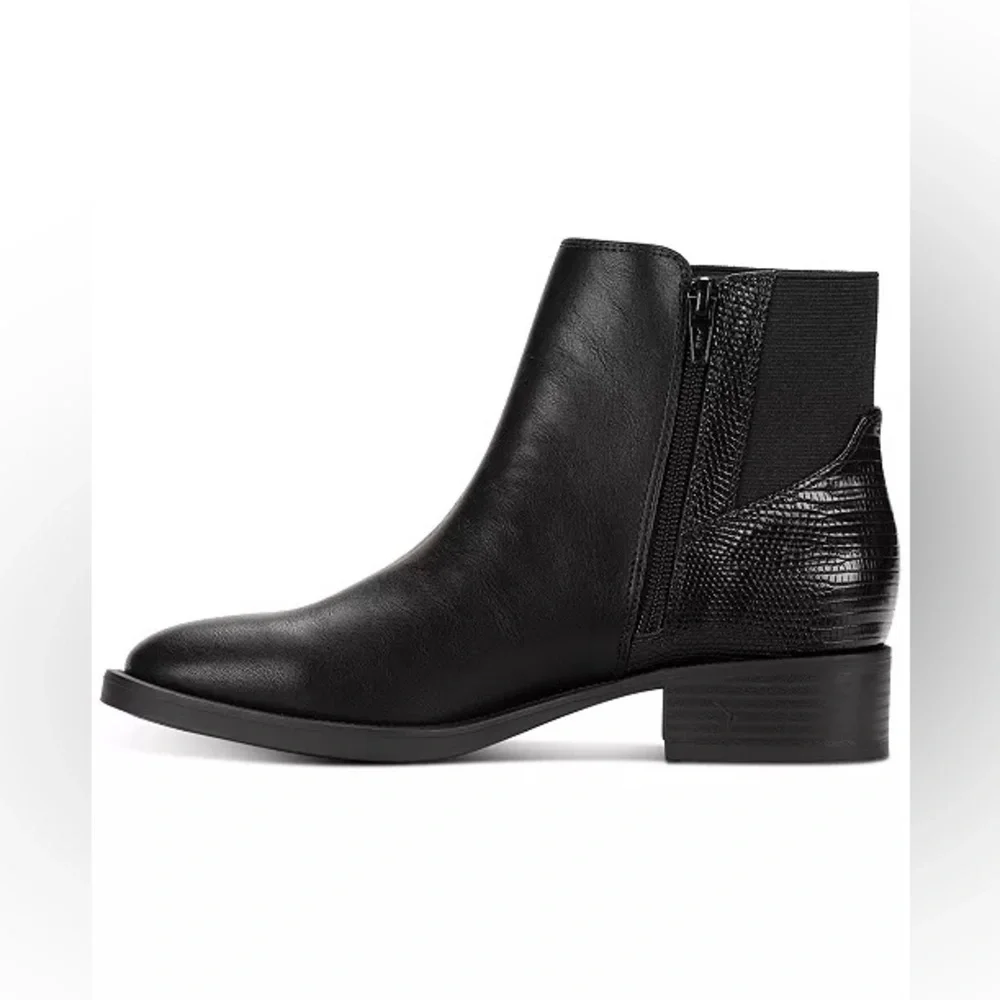 Style & Co
Women's Edwinaa Gore Booties BRAND NEW IN BOX‼️ Size 8M Color Black - Picture 5 of 16